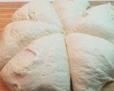 Foto del passaggio 2 della ricetta Focaccine aromatiche cotte in padella 😋
