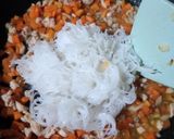 Foto langkah ke 3 dari resep Pastel Bihun Ayam.