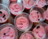 Foto langkah ke 5 dari resep Es Teh Boba Rasa Stroberi Thailand.