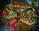 Foto langkah ke 5 dari resep Bandeng Pedas Asam Manis.