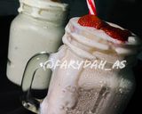 A picture of step 1 of Strawberry smoothie.