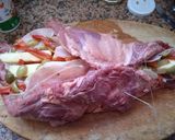 Foto del paso 3 de la receta: Pulpón relleno de jamón, panceta, queso, morrón, y aceitunas