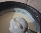 A picture of step 4 of Mulberry Ice cream with fresh cream.