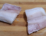 Foto del paso 4 de la receta: Pescadilla con salsa de anchoas