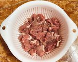 Hình bước làm 1 của món Cơm ngon nhà Huý 🏡: Bò xào rau củ - Canh rong biển thịt bò