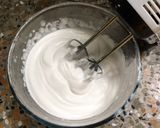 A picture of step 2 of Creamy Mango Mousse.