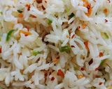 A picture of step 4 of Garlic fried rice.