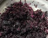 A picture of step 1 of Black carrot halwa.
