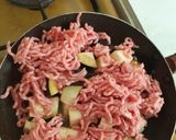 A picture of step 1 of Eggplant and Minced meat in choco-tomatoe sauce.