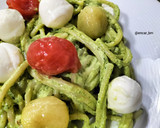 Foto del paso 6 de la receta: Spaghetti al pesto de rúcula y nueces con cherrys y mozzarella