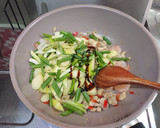 皎白筍蝦仁炒雞丁(簡單料理)的食譜步驟7照片
