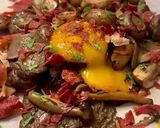 Foto del paso 1 de la receta: Setas a la plancha, yema de huevo marinada, y jamón crujiente