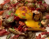 Foto del paso 1 de la receta: Setas a la plancha, yema de huevo marinada, y jamón crujiente