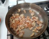 Foto del paso 1 de la receta: Pollo en crema de chipotle