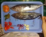 Foto langkah ke 1 dari resep Ikan Tongkol Suir Pedas Praktis.