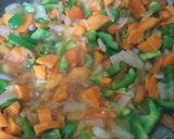 लेफ्ट ओवर फ्राई राइस (left over fried rice recipe in hindi) रेसिपी चरण 2 फोटो