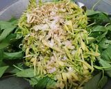 Foto langkah ke 3 dari resep 434. Tumis Bunga Pepaya ala Manado.