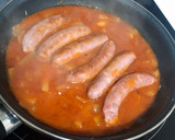Foto del paso 3 de la receta: Salchichas en salsa al vino