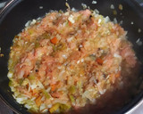 Foto del paso 7 de la receta: Pollo estofado con boniato, pasas sultanas, cúrcuma y jengibre