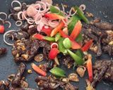 Foto langkah ke 5 dari resep Tumis Sapi Paprika & Kecombrang.