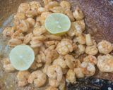 A picture of step 3 of Buttery Shrimps with a twist of Lemon.