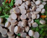Foto langkah ke 3 dari resep Tumis Buncis Sosis.