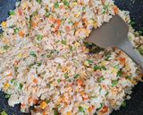 Foto langkah ke 4 dari resep Nasi goreng Hongkong.
