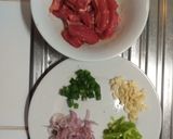 Foto langkah ke 1 dari resep Daging Sapi Dengan Sayur Kol.