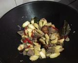 Foto langkah ke 3 dari resep Tumis Jamur Bakso.