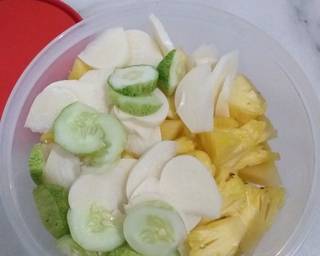 Rujak petis langkah memasak 1 foto