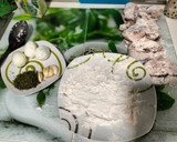 Foto del paso 1 de la receta: Merluza en salsa verde con frutos secos