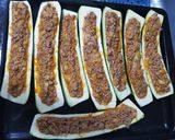 Foto del paso 11 de la receta: Calabacines rellenos de Carne picada, gratinados!!🥒🍴