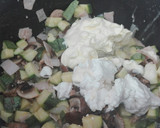 Foto del paso 7 de la receta: Pasta blanca con calabacitas