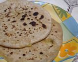 A picture of step 4 of Aloo ka paratha.