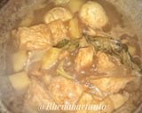 Foto langkah ke 3 dari resep Semur Tahu Telur Kentang.