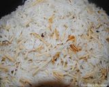 A picture of step 4 of Rice with Toasted Noodles (Reshteh Polow رشته پلو).