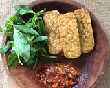 Foto langkah ke 3 dari resep Sambal ft tempe goreng lalap.