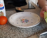 Foto del paso 2 de la receta: Vaso con Espuma de Aguacate, Atún y Tomate (Navidad)