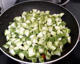 பீர்க்கங்காய் தொக்கு(Peerkankaai thokku recipe in tamil) ரெசிபி ஸ்டேப் 1 புகைப்படம்