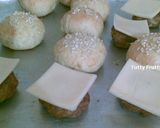 Foto langkah ke 6 dari resep Burger Mini.
