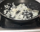 Foto del paso 2 de la receta: Chiles rellenos a la mexicana