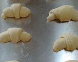 A picture of step 20 of Croissants.
