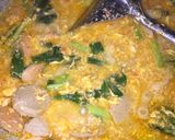 Foto langkah ke 4 dari resep Seblak bakso sosis.