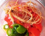 Foto langkah ke 5 dari resep Pentol daging kuah tom yum pedas.