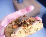 Une image de l'étape 6 de Cookie pistache praliné chocolat blanc.