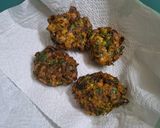 A picture of step 3 of Tasty palak vada.
