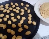 Pas rețetă Nuci umplute cu crema de nuca, biscuiți și cacao 1 fotografie
