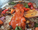 Foto del paso 4 de la receta: Pollo con albóndigas en salsa de hortalizas