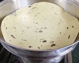 A picture of step 1 of Chatpati Papad Apple potli.