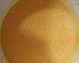 Foto del paso 2 de la receta: Bizcocho con flan de sobre
